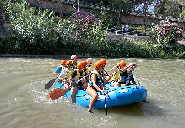 Medio centenar de jóvenes participan en la actividad de rafting juvenil dentro del plan Activa tu ocio - 1, Foto 1