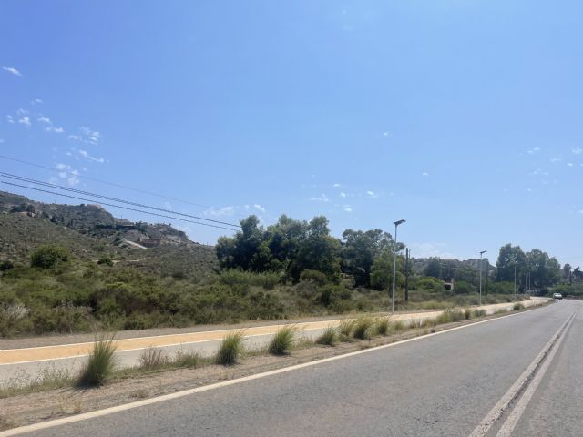 Tres años después de solicitarlo el Partido Popular, por fin se instala luz en el carril bici - 1, Foto 1