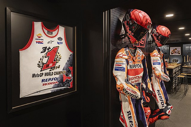 Marc Márquez's Motorhome Airbnb - Entrance - Credit David Vilanova, Foto 1