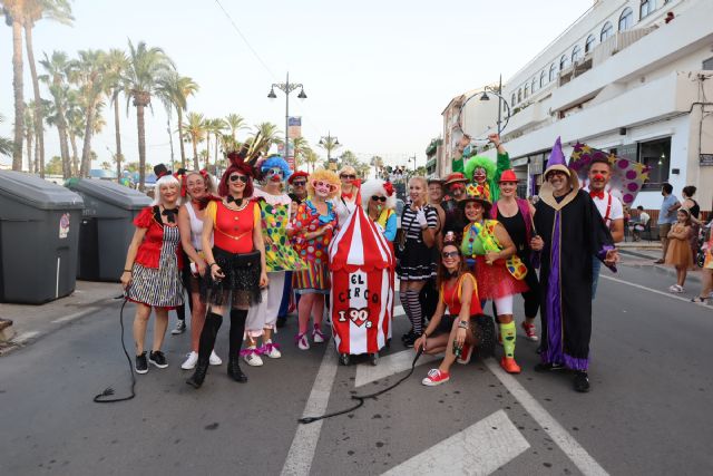 El desfile de carrozas llena de color y alegria las calles de San Pedro del Pinatar - 3, Foto 3