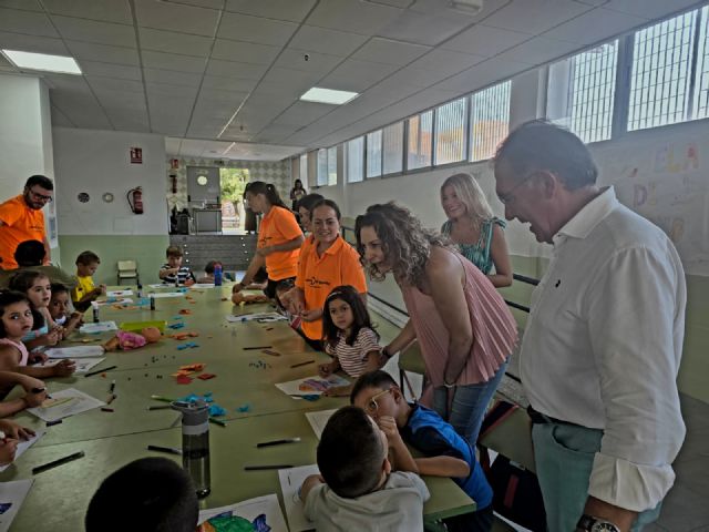 Los talleres de verano 'Divirtiéndose en igualdad' puestos en marcha por el Ayuntamiento de Lorca entran en su recta final con cerca de medio millar de niños participantes Los talleres de verano 'Divirtiéndose en igualdad' puestos en marcha por el Ayuntamiento de Lorca entran en su recta final con cerca de medio millar de niños participantes