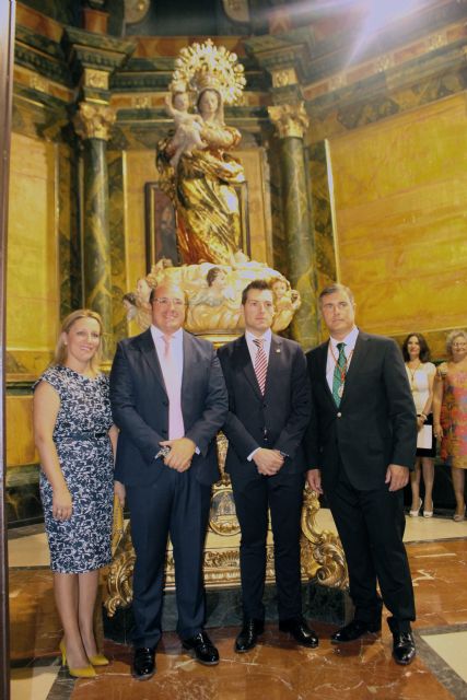 El presidente de la Comunidad asiste a la misa en honor a la Virgen de las Maravillas de Cehegín - 2, Foto 2