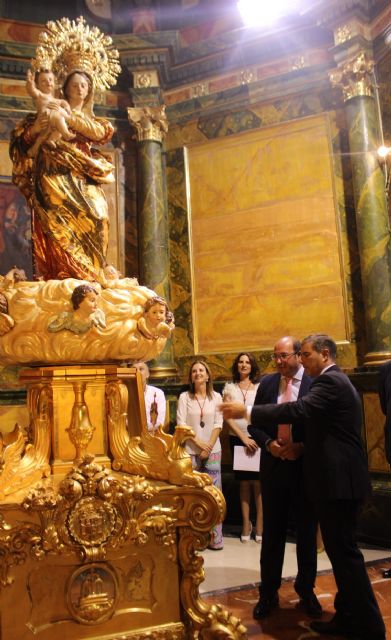 El presidente de la Comunidad asiste a la misa en honor a la Virgen de las Maravillas de Cehegín - 3, Foto 3