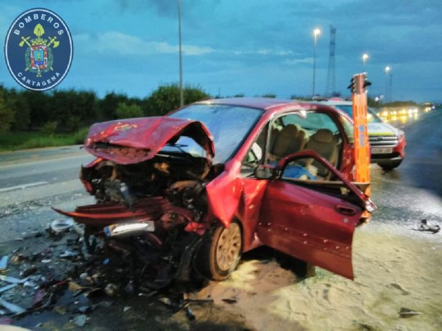 Dos heridos graves en un accidente frontal en la salida de La Aljorra - 1, Foto 1