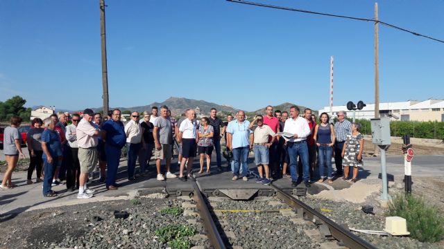 El Ayuntamiento solicita al Ministerio de Fomento que el cruce de la vía con los caminos Villaespesa y de Enmedio sea soterrado - 1, Foto 1