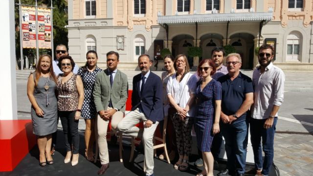 El CODID-RM crea el escenario de la presentación en Murcia de la Feria del Mueble de Yecla - 1, Foto 1