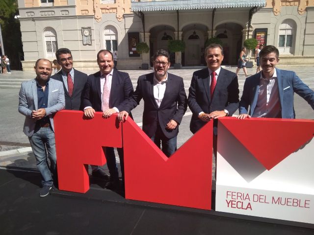 Ciudadanos muestra su apoyo a la Feria del Mueble de Yecla y exige que se ejecuten los 11 millones que consignó para innovación e internacionalización - 2, Foto 2