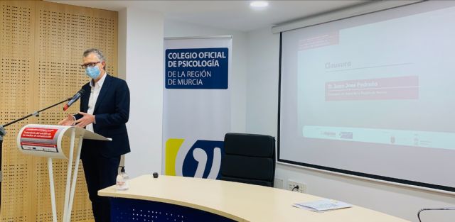 El consejero de Salud clausura las I Jornadas sobre el tratamiento del suicidio en los medios de comunicación - 1, Foto 1