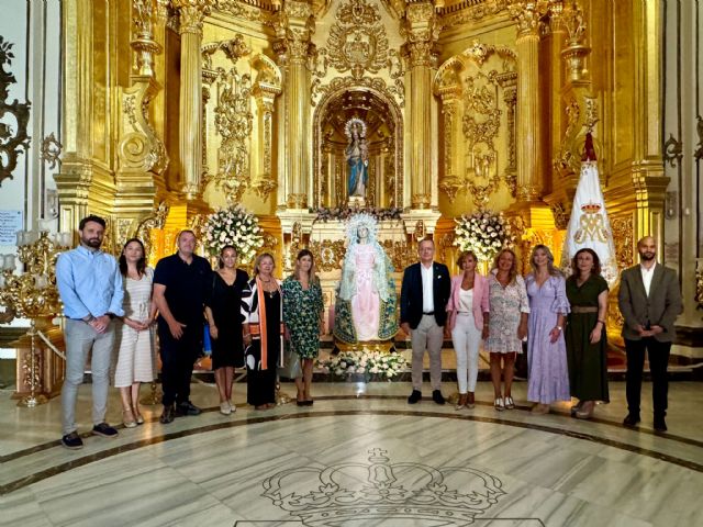 La Virgen de la Amargura recibirá a centenares de fieles en el besamanos extraordinario organizado por el Paso Blanco - 4, Foto 4