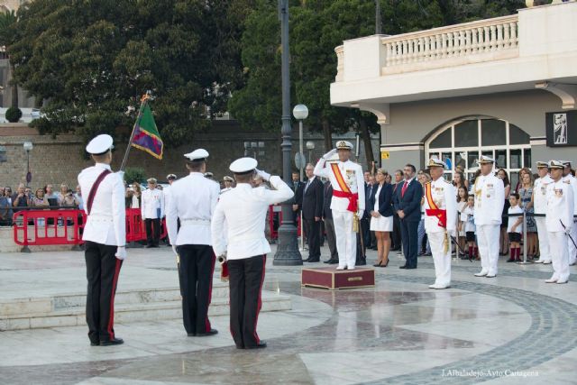 El Arriado de bandera destaco entre los actos celebrados con motivo del Día de la Fiesta Nacional - 1, Foto 1