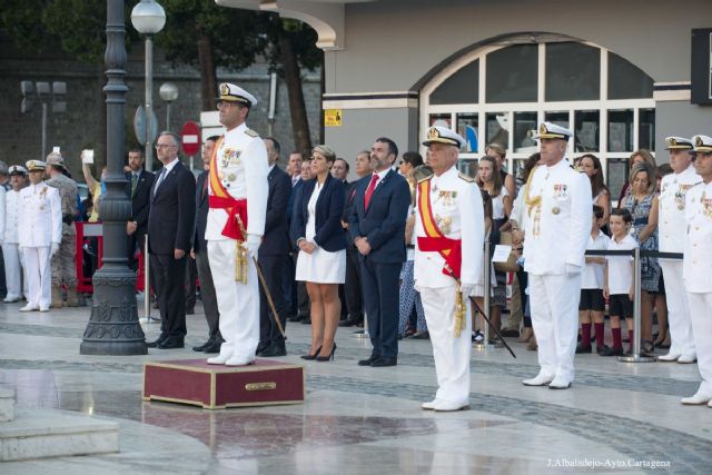 El Arriado de bandera destaco entre los actos celebrados con motivo del Día de la Fiesta Nacional - 4, Foto 4