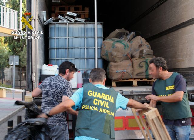La Guardia Civil desmantela una organización criminal dedicada al tráfico de hachís a nivel internacional - 3, Foto 3