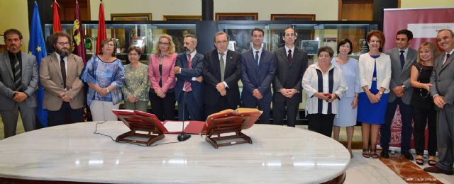 Toma de posesión de nueve catedráticos y profesores titulares de la UMU - 1, Foto 1