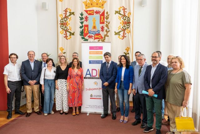 Torneros, ingenieros industriales y carretilleros, las profesiones más demandadas por el sector industrial de Cartagena - 1, Foto 1