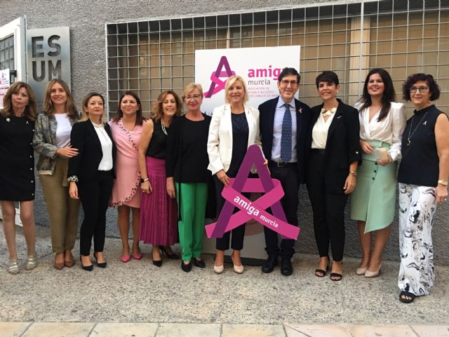 Dos hospitales de la Región son premiados por su labor en favor de las mujeres con cáncer de mama - 1, Foto 1