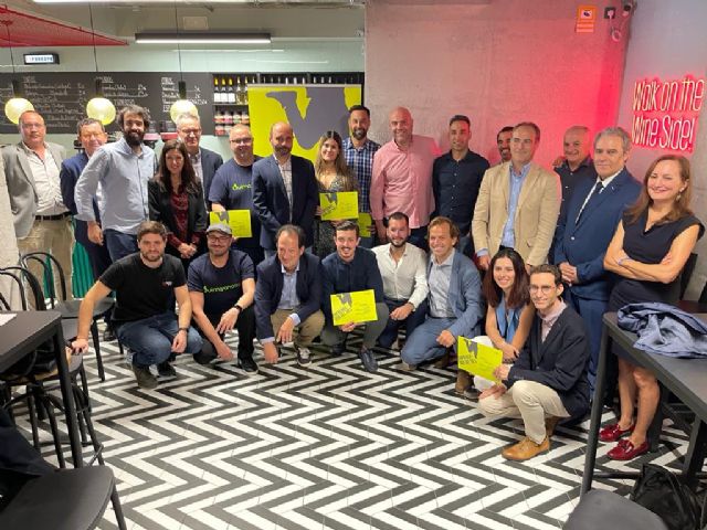 Seis empresas dedicadas a alimentación, salud, turismo y sector inmobiliario reciben el premio Emprendedor del Mes del INFO - 1, Foto 1