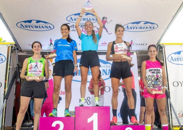 Nueva y exitosa edición de la Carrera de la Mujer de Sevilla, en una jornada a la vez festiva, deportiva y con fines solidarios y que ha contado con la presencia de casi 7.000 participantes - 3, Foto 3