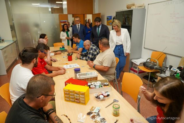 La alcaldesa de Cartagena reafirma la colaboración con asociaciones y expertos para prevenir enfermedades mentales - 1, Foto 1