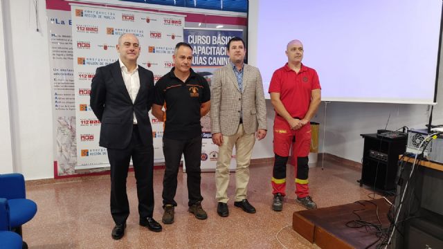 Quince voluntarios de Protección Civil de la Región realizan un curso básico de capacitación de guías caninos en Molina de Segura - 1, Foto 1