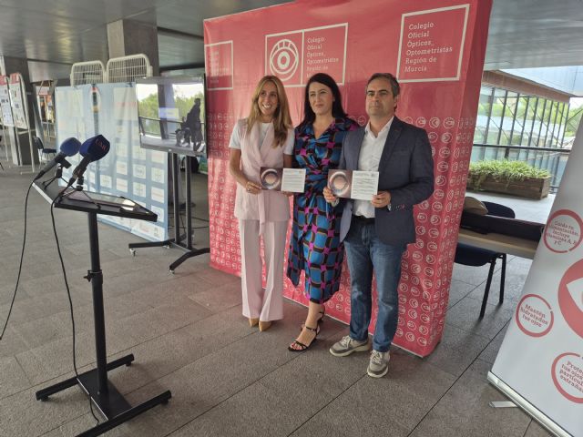 El Ayuntamiento de Murcia y el Colegio Oficial de Ópticos Optometristas de la Región de Murcia celebran hoy el Día Mundial de la Visión - 1, Foto 1