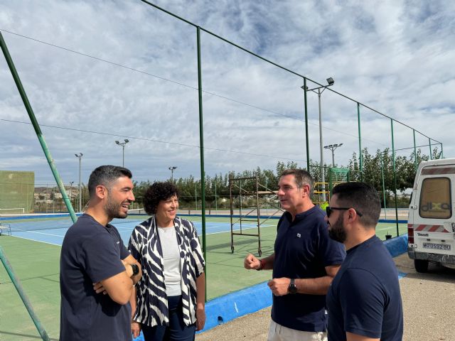 Comienzan los trabajos de acondicionamiento y mejora de las pistas del Club de Tenis de Puerto Lumbreras - 1, Foto 1