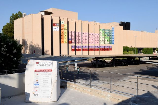 La Facultad de Química de la UMU inaugura la tabla periódica más grande del mundo - 1, Foto 1