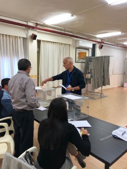 Normalidad en el inicio de la jornada electoral en Alcantarilla - 3, Foto 3