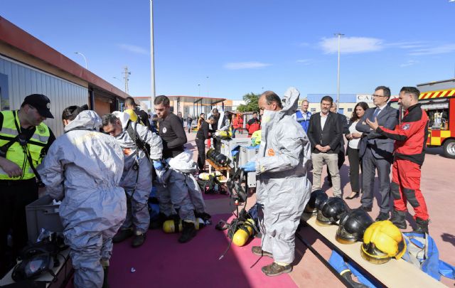 Bomberos de Murcia a la vanguardia en la lucha contra incendios con materiales tóxicos y peligrosos - 2, Foto 2