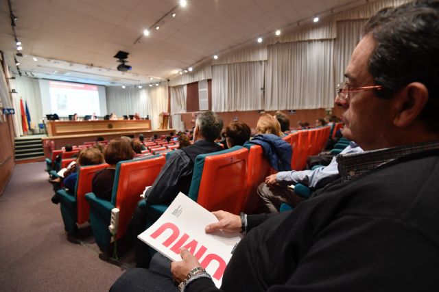 El Claustro de la UMU aprueba el doctorado Honoris Causa al economista Paul de Grawe, que advirtió en 1998 de la crisis del sistema bancario español - 1, Foto 1