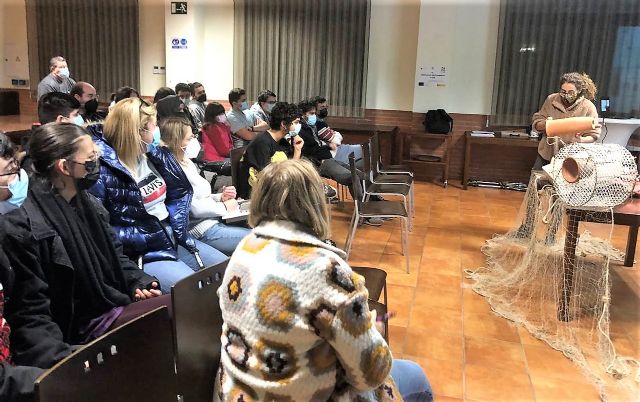 25 estudiantes de la escuela de hostelería de Cartagena se forman con Columbares en gastronomía pesquera sostenible - 3, Foto 3