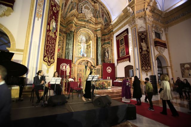 Emoción navideña en la misa flamenca de la UCAM, con Argentina - 2, Foto 2