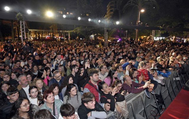 Extraordinaria repercusión del encendido del Gran Árbol de Navidad por parte de Carlos Alcaraz - 5, Foto 5