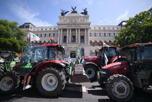 Unión de Uniones convoca una tractorada ante el Ministerio de Agricultura el 21 de febrero para reclamar soluciones a la crítica situación del sector - 1, Foto 1