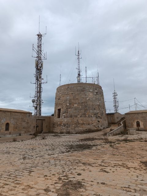 El mal estado del castillo de San Julián suscita las críticas de MC Cartagena, que alerta de un nuevo riesgo para la estabilidad del monumento - 2, Foto 2