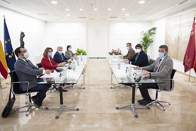 López Miras pide al Gobierno central que priorice parar los vertidos desde la rambla del Albujón para evitar otra anoxia y cerrar el grifo al regadío ilegal - 2, Foto 2