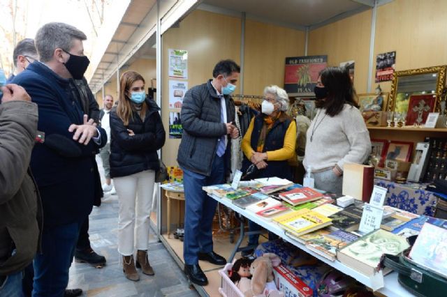 Cerca de una treintena de empresas murcianas exhiben sus proyectos sostenibles y productos ecológicos en Alfonso X - 2, Foto 2