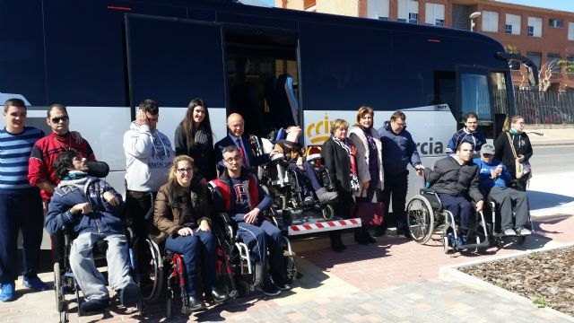 La Comunidad incorpora un nuevo autobús para el traslado de personas con discapacidad - 1, Foto 1