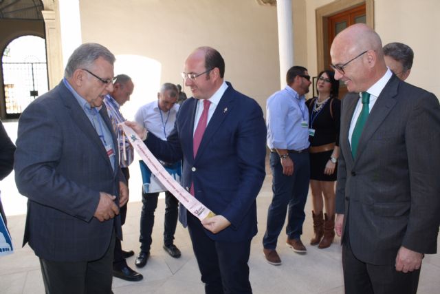 El presidente de la Comunidad recibe a los representantes de la Asamblea de la Unión Nacional de Entidades Festeras - 3, Foto 3