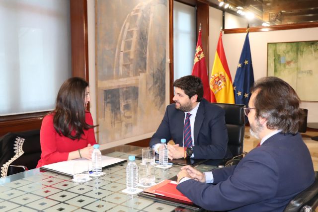 Fernando López Miras se reúne con la presidenta del Colegio Oficial de Secretarios, Interventores y Tesoreros de la Región - 2, Foto 2