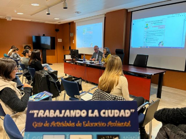 Docentes de 52 centros educativos participan en la Jornada de Intercambio de Experiencias de la Red de Escuelas Verdes de Murcia - 1, Foto 1