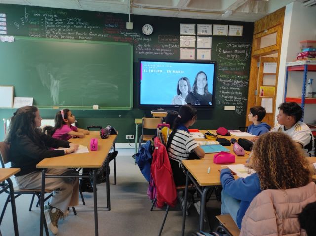 ¿Cómo sería vivir en Marte? 9 colegios de la Región participan en la charla de la matemática Ariadna Farrés en el webinar de Aquae STEM - 3, Foto 3