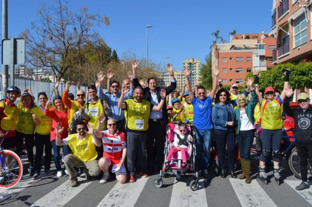 Más de 800 personas participan en la II Edición de la Marcha Cicloturista Solidaria en Familia - 2, Foto 2