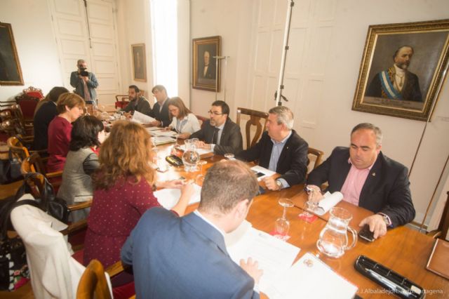 Aprobado el gasto plurianual para la contratación del mantenimiento de juegos infantiles - 2, Foto 2