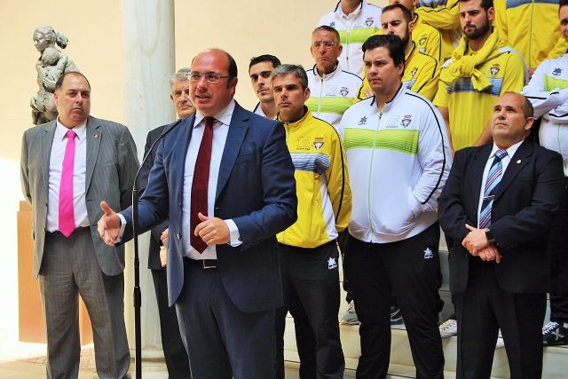 El presidente recibe al equipo cartagenero de fútbol sala Plásticos Romero con motivo de su ascenso a la Primera División - 3, Foto 3