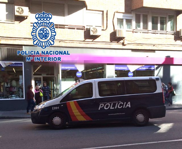 Dos detenidos tras acceder, mediante rotura del escaparate, a un comercio de artículos de segunda mano - 2, Foto 2