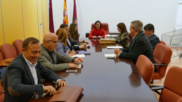 Más de cincuenta empresas optan al servicio de mantenimiento de la vía pública - 5, Foto 5