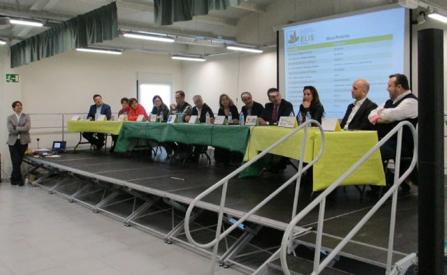 12 profesionales de gran prestigio de murcia se reúnen para dar consejo a jóvenes estudiantes sobre su futuro profesional - 2, Foto 2