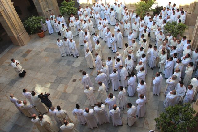 “No sé cómo decir más alto y mejor, lo orgulloso que estoy de mis hermanos sacerdotes”, Mons. Lorca en la Misa Crismal - 1, Foto 1