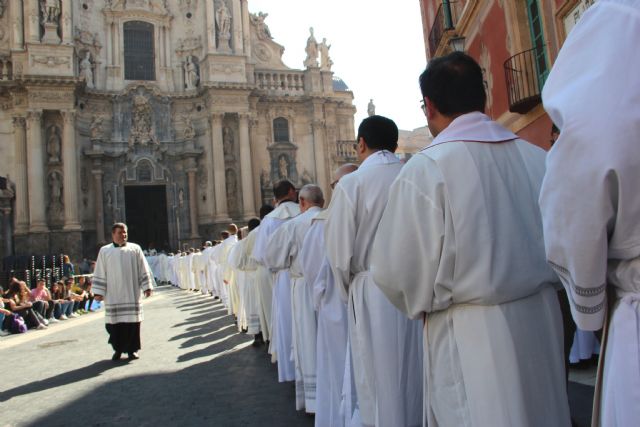 “No sé cómo decir más alto y mejor, lo orgulloso que estoy de mis hermanos sacerdotes”, Mons. Lorca en la Misa Crismal - 2, Foto 2