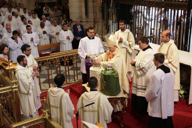 “No sé cómo decir más alto y mejor, lo orgulloso que estoy de mis hermanos sacerdotes”, Mons. Lorca en la Misa Crismal - 4, Foto 4